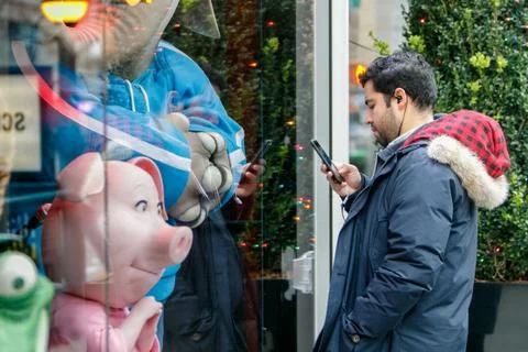 Man using his phone Stock Photos