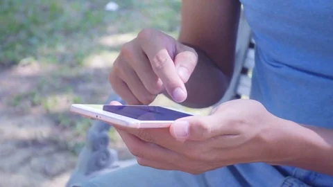 Man using at mobile phone Stock-Footage 81902101