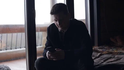 Man using mobile smart phone Stock-Footage 70596914