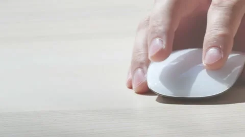 A man is using a mouse . close up . 스톡 동영상 136385377