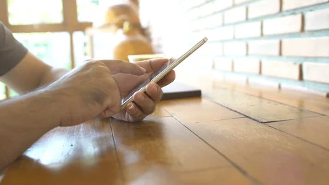 Man using smartphone in cafe. Stock-Footage 112911186