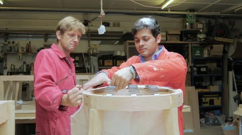 Man Using Staple Gun 스톡 동영상 40334828