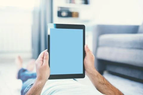 Man using tablet computer 库存照片