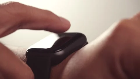 Man using trendy smartwatches mobile app on touch screen. Stock-Footage 141920879