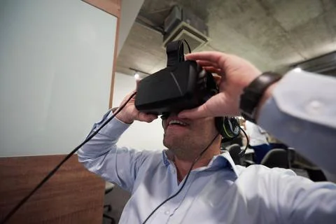  man using virtual reality gadget computer glasses young man using virtual... Foto stock