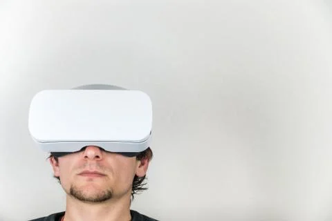 Man in virtual reality headset Fotos Stock