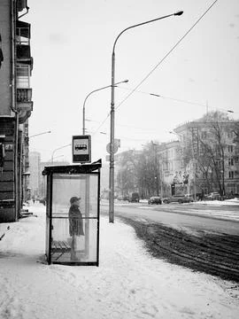 Man waiting for a bus Stock-Fotos