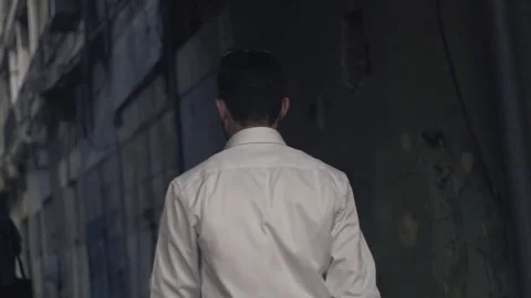 Man walking down the street 스톡 동영상 70539259