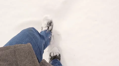 Man walking in snow. adventure in Cold weather -50 degrees Celsius Stock Footage 149650031