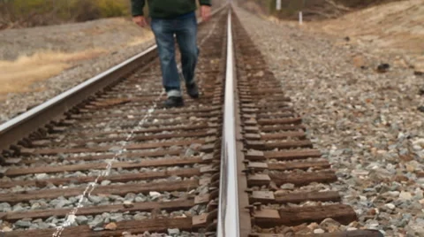 Man walking on Tracks 動画素材 931946