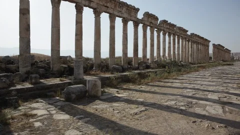 Man walks through Roman columns in Apamea. Stock Footage 90861995