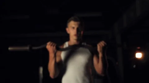 Man warming up before workout Vidéo 77876422