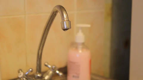 Man washes his hands Stock Footage 49545585