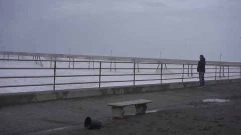 A man watching Waves. Storm. 스톡 동영상 112954254