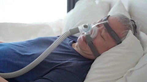 Man wearing CPAP Vídeos de archivo 169981787