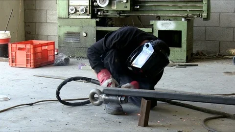 Man Welding in Factory Video stock 75333653