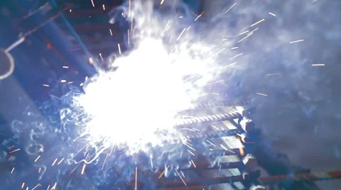 Man welds metal grid 스톡 동영상 59575806