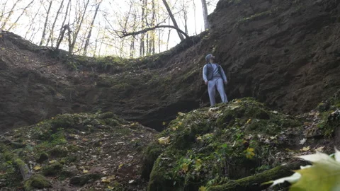Man in Wild Nature Mountain Forest Tao Philosophy Stockbeeldmateriaal 264670967