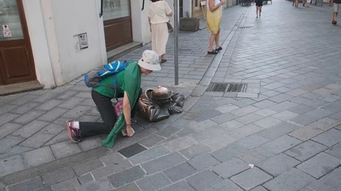 The Man at Work statue. Bratislava Stock Footage 116037033