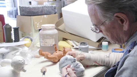 Man working with ceramics 動画素材 74930965