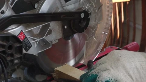 Man working circulating saw Video stock 155275101