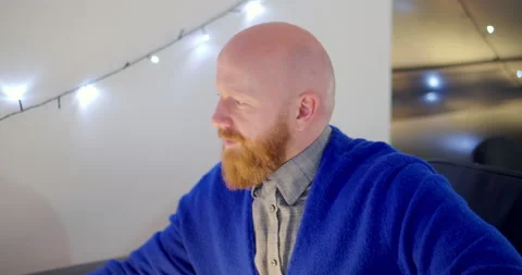 Man working on computer in office Stock-Footage 144269777