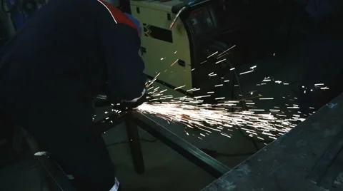 A man working with a electric saw Video stock 61346606