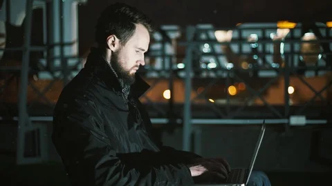 Man working on a laptop 스톡 동영상 129466270