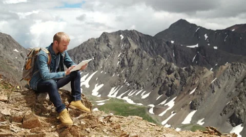Man working outdoors with tablet computer Stock Footage 65314627