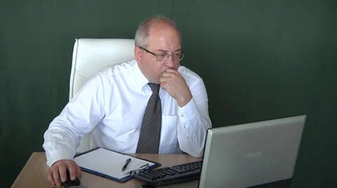 Man working on PC, green screen. Video stock 32165686