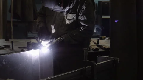 The man working the welding Video stock 44350370