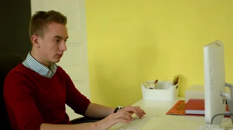 Man works on computer - office Stock-Footage 43227857