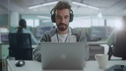 Man Works in Office on Computer 스톡 동영상 159550999