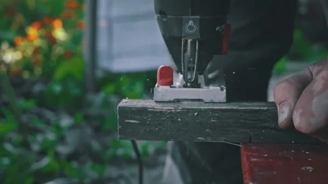 Man Works as a Slate Grinder Vídeo Stock 252652377