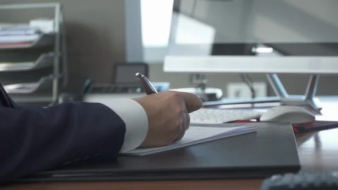 Manager and documents 스톡 동영상 101108400