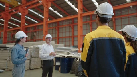 Manager leader training for technicians,engineers meeting before work at factory Vídeos de archivo 237005543