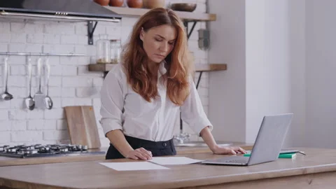 Manager remote work in flat Stock Footage 202568454