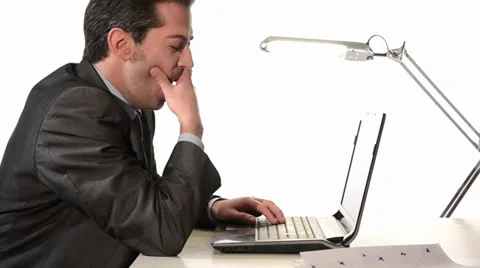 Manager sleeping at work Видео 27799165