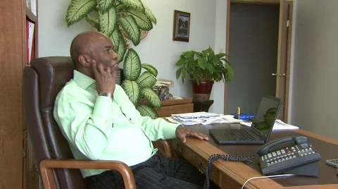 Manager stressed out at work Stock Footage 479716