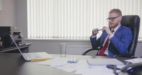 Manager thinks about solving problem. Stock Footage 107382910