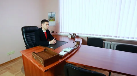 Manager Throws Away Documents Vídeo Stock 39151203