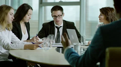 Managers do not agree with the boss Stock Footage 67130299