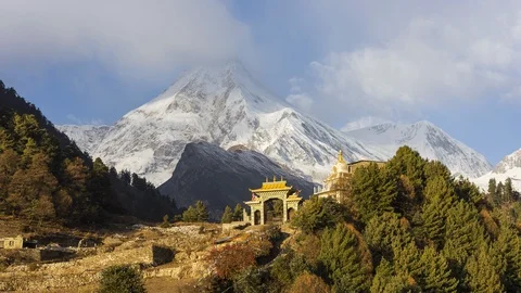 Manaslu mountain peak, eighth highest peak in the world at Lho village Stock Footage 111755117