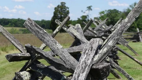 Manassas battlefield splitrail fence medium close focus change Stock Footage 76636592
