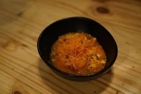 Mango ceviche appetizer at Peruvian restaurant Stock-Fotos