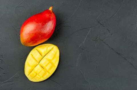 Mango with half Foto stock