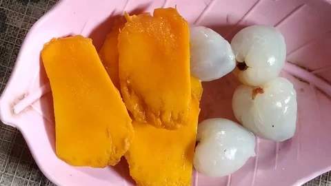 Mango &amp; Lychees . Stock Footage 110186945