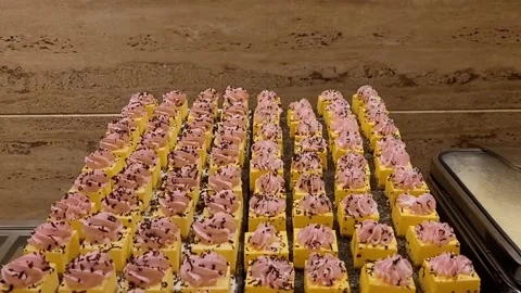 Mango Mousse cake 스톡 동영상 234594441