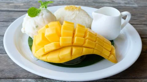 Mango with sticky rice Stock Photos