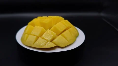 Mango yellow is moving Video stock 329646739